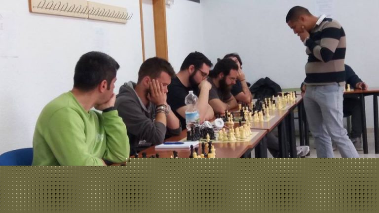 SIMULTANEAS DE MI ROBERTO CARLOS GOMEZ LEDO EN LA FACULTAD DE FILOSOFIA Y LETRAS